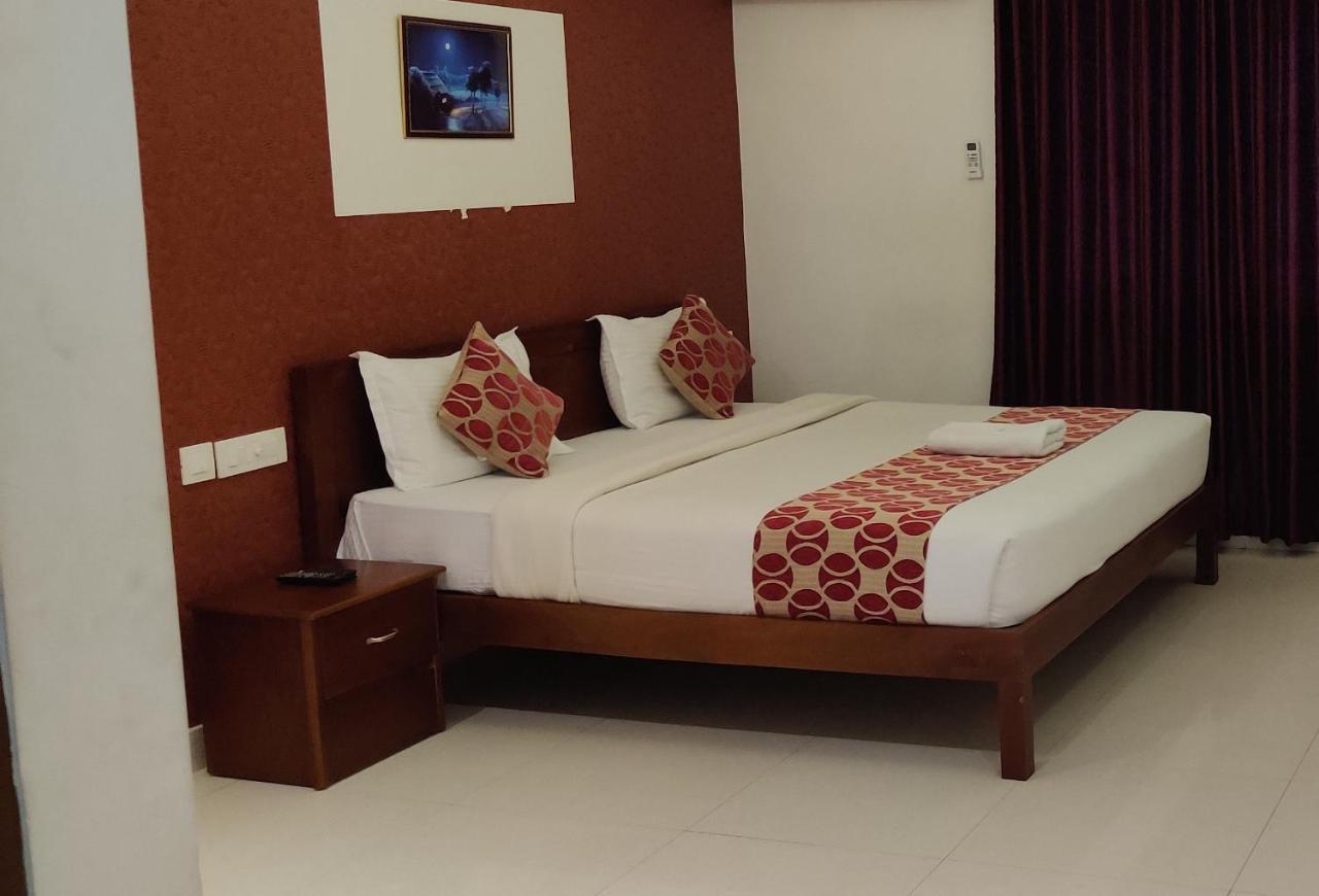 Hotel Hilite Inn Kochi Bagian luar foto
