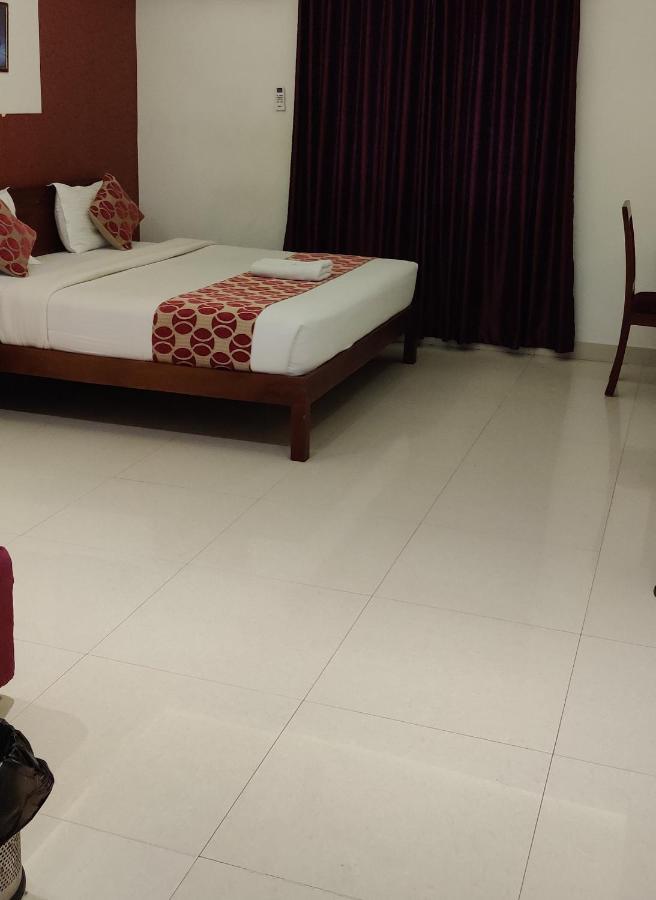 Hotel Hilite Inn Kochi Bagian luar foto