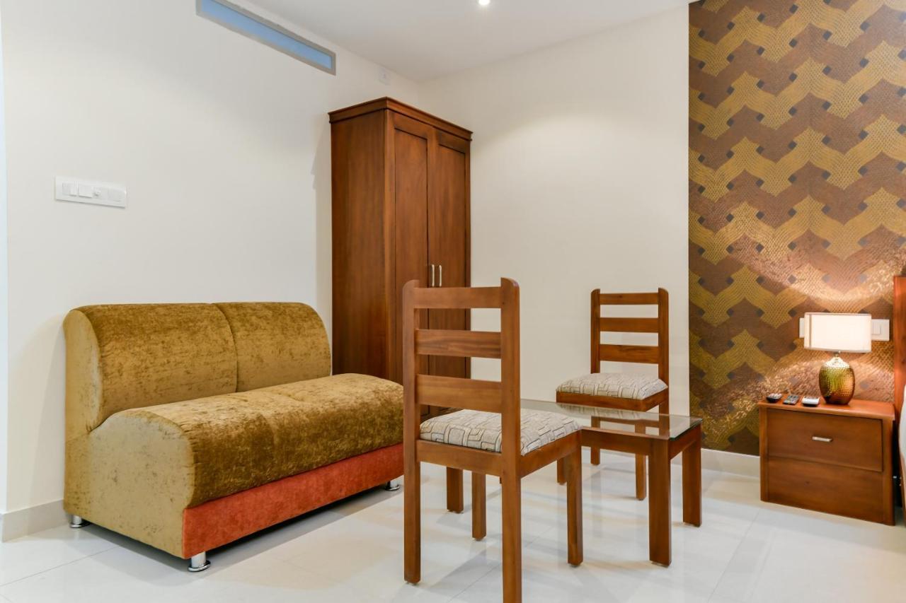 Hotel Hilite Inn Kochi Bagian luar foto
